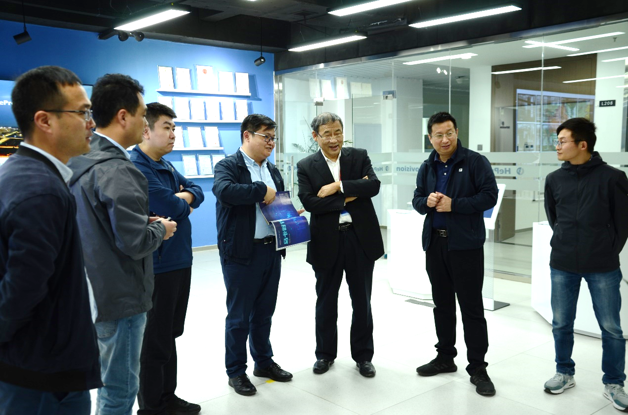 中國工程院院士鄧宗全到航譜時代指導科研工作